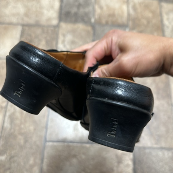 Think Slip On Leather Sandals sz 38 - Picture 5 of 7